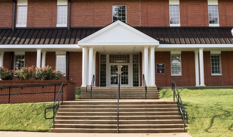 Irene Sisk donates $100,000 for ETBU Sisk Health Services Clinic and endowed scholarship